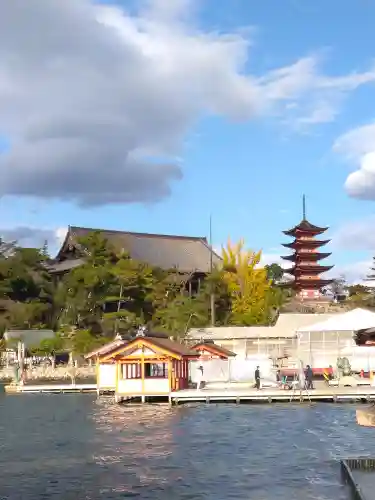 厳島神社の建物その他