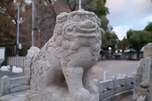 泉穴師神社の狛犬