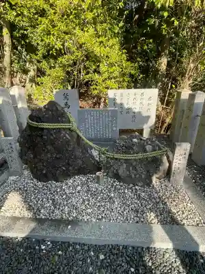 美多彌神社の{uncategorized: "未分類", other: "その他", undefined: "問題あり", building: "その他建物", grave: "お墓", sacred_gate: "鳥居", guardian: "狛犬", statue: "像", buddha: "仏像", history: "歴史", nature: "自然", garden: "庭園", animal: "動物", pagoda: "塔", temizu: "手水舎", mountain_gate: "山門・神門", sanctuary: "本殿・本堂", subordinate: "末社・摂社", art: "芸術", scenery: "景色", jizo: "地蔵", ema: "絵馬", goshuin: "御朱印", omikuji: "おみくじ", items: "授与品その他", amulet: "お守り", goshuincho: "御朱印帳", eats: "食事", festival: "お祭り", votive_dance: "神楽", shichigosan: "七五三参", wedding: "結婚式", experience: "体験その他", initially: "初詣", around: "周辺", anti_infection: "感染症対策"}