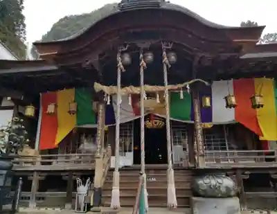 宝山寺の本殿・本堂
