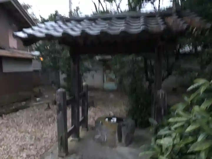 夛伎奈弥八幡神社の手水舎