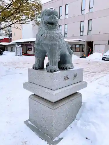 北海道神宮頓宮の狛犬