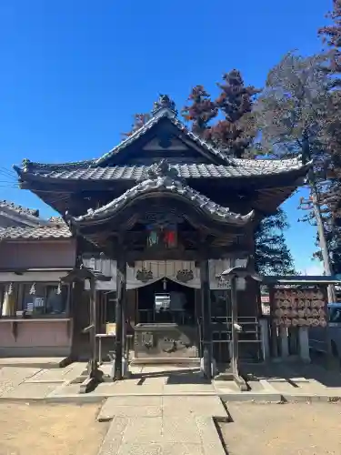 鬼鎮神社の{uncategorized: "未分類", other: "その他", undefined: "問題あり", building: "その他建物", grave: "お墓", sacred_gate: "鳥居", guardian: "狛犬", statue: "像", buddha: "仏像", history: "歴史", nature: "自然", garden: "庭園", animal: "動物", pagoda: "塔", temizu: "手水舎", mountain_gate: "山門・神門", sanctuary: "本殿・本堂", subordinate: "末社・摂社", art: "芸術", scenery: "景色", jizo: "地蔵", ema: "絵馬", goshuin: "御朱印", omikuji: "おみくじ", items: "授与品その他", amulet: "お守り", goshuincho: "御朱印帳", eats: "食事", festival: "お祭り", votive_dance: "神楽", shichigosan: "七五三参", wedding: "結婚式", experience: "体験その他", initially: "初詣", around: "周辺", anti_infection: "感染症対策"}