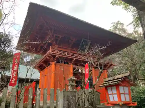 六殿神社の山門・神門