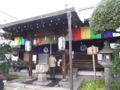 神泉苑の本殿・本堂