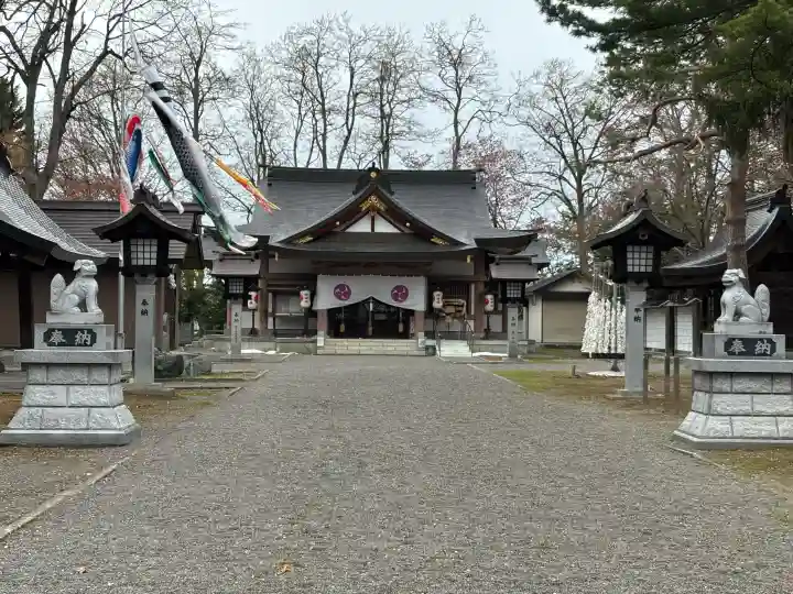 鷹栖神社の{uncategorized: "未分類", other: "その他", undefined: "問題あり", building: "その他建物", grave: "お墓", sacred_gate: "鳥居", guardian: "狛犬", statue: "像", buddha: "仏像", history: "歴史", nature: "自然", garden: "庭園", animal: "動物", pagoda: "塔", temizu: "手水舎", mountain_gate: "山門・神門", sanctuary: "本殿・本堂", subordinate: "末社・摂社", art: "芸術", scenery: "景色", jizo: "地蔵", ema: "絵馬", goshuin: "御朱印", omikuji: "おみくじ", items: "授与品その他", amulet: "お守り", goshuincho: "御朱印帳", eats: "食事", festival: "お祭り", votive_dance: "神楽", shichigosan: "七五三参", wedding: "結婚式", experience: "体験その他", initially: "初詣", around: "周辺", anti_infection: "感染症対策"}
