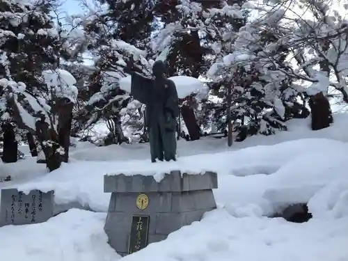 松岬神社の像