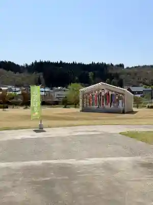 佐多六神社の{uncategorized: "未分類", other: "その他", undefined: "問題あり", building: "その他建物", grave: "お墓", sacred_gate: "鳥居", guardian: "狛犬", statue: "像", buddha: "仏像", history: "歴史", nature: "自然", garden: "庭園", animal: "動物", pagoda: "塔", temizu: "手水舎", mountain_gate: "山門・神門", sanctuary: "本殿・本堂", subordinate: "末社・摂社", art: "芸術", scenery: "景色", jizo: "地蔵", ema: "絵馬", goshuin: "御朱印", omikuji: "おみくじ", items: "授与品その他", amulet: "お守り", goshuincho: "御朱印帳", eats: "食事", festival: "お祭り", votive_dance: "神楽", shichigosan: "七五三参", wedding: "結婚式", experience: "体験その他", initially: "初詣", around: "周辺", anti_infection: "感染症対策"}