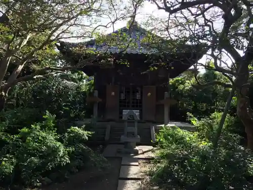 宝戒寺の本殿・本堂