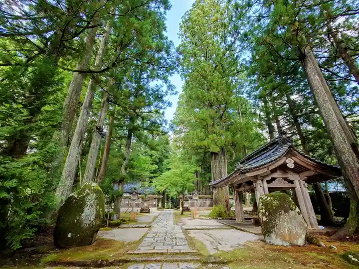 雄山神社中宮祈願殿(富山県)