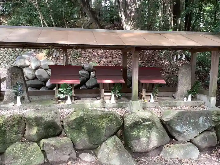 八幡神社(池之内)の末社・摂社