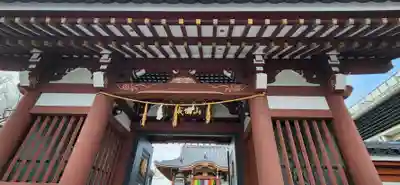 大本山成田山仙台分院の山門・神門