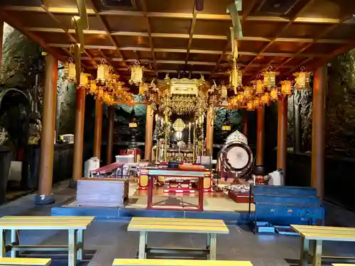 岩戸弘法弘峰寺の本殿・本堂