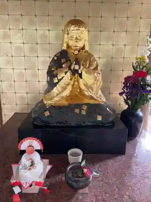 明王院（満願寺別院）の{uncategorized: "未分類", other: "その他", undefined: "問題あり", building: "その他建物", grave: "お墓", sacred_gate: "鳥居", guardian: "狛犬", statue: "像", buddha: "仏像", history: "歴史", nature: "自然", garden: "庭園", animal: "動物", pagoda: "塔", temizu: "手水舎", mountain_gate: "山門・神門", sanctuary: "本殿・本堂", subordinate: "末社・摂社", art: "芸術", scenery: "景色", jizo: "地蔵", ema: "絵馬", goshuin: "御朱印", omikuji: "おみくじ", items: "授与品その他", amulet: "お守り", goshuincho: "御朱印帳", eats: "食事", festival: "お祭り", votive_dance: "神楽", shichigosan: "七五三参", wedding: "結婚式", experience: "体験その他", initially: "初詣", around: "周辺", anti_infection: "感染症対策"}