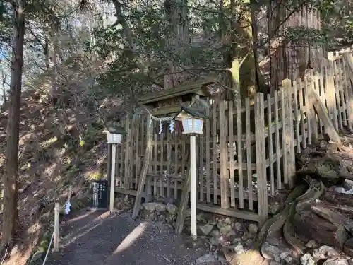 玉置神社の{uncategorized: "未分類", other: "その他", undefined: "問題あり", building: "その他建物", grave: "お墓", sacred_gate: "鳥居", guardian: "狛犬", statue: "像", buddha: "仏像", history: "歴史", nature: "自然", garden: "庭園", animal: "動物", pagoda: "塔", temizu: "手水舎", mountain_gate: "山門・神門", sanctuary: "本殿・本堂", subordinate: "末社・摂社", art: "芸術", scenery: "景色", jizo: "地蔵", ema: "絵馬", goshuin: "御朱印", omikuji: "おみくじ", items: "授与品その他", amulet: "お守り", goshuincho: "御朱印帳", eats: "食事", festival: "お祭り", votive_dance: "神楽", shichigosan: "七五三参", wedding: "結婚式", experience: "体験その他", initially: "初詣", around: "周辺", anti_infection: "感染症対策"}