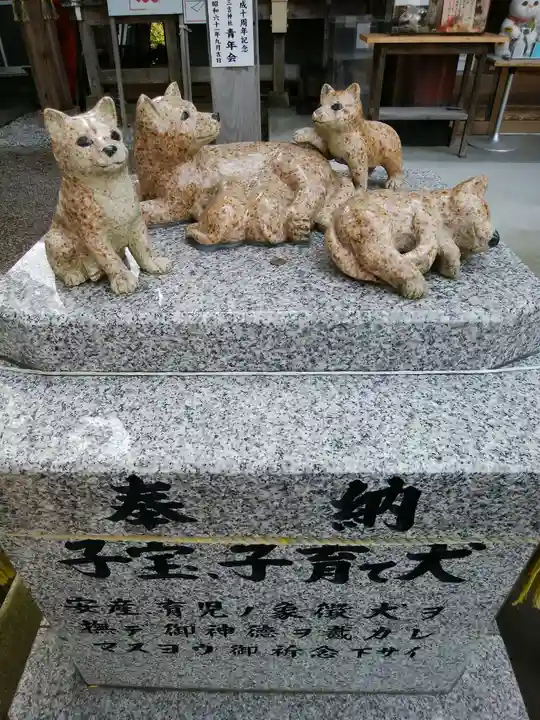 森三吉神社の狛犬