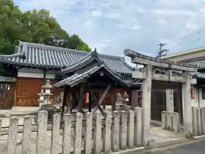 高田大神社の{uncategorized: "未分類", other: "その他", undefined: "問題あり", building: "その他建物", grave: "お墓", sacred_gate: "鳥居", guardian: "狛犬", statue: "像", buddha: "仏像", history: "歴史", nature: "自然", garden: "庭園", animal: "動物", pagoda: "塔", temizu: "手水舎", mountain_gate: "山門・神門", sanctuary: "本殿・本堂", subordinate: "末社・摂社", art: "芸術", scenery: "景色", jizo: "地蔵", ema: "絵馬", goshuin: "御朱印", omikuji: "おみくじ", items: "授与品その他", amulet: "お守り", goshuincho: "御朱印帳", eats: "食事", festival: "お祭り", votive_dance: "神楽", shichigosan: "七五三参", wedding: "結婚式", experience: "体験その他", initially: "初詣", around: "周辺", anti_infection: "感染症対策"}