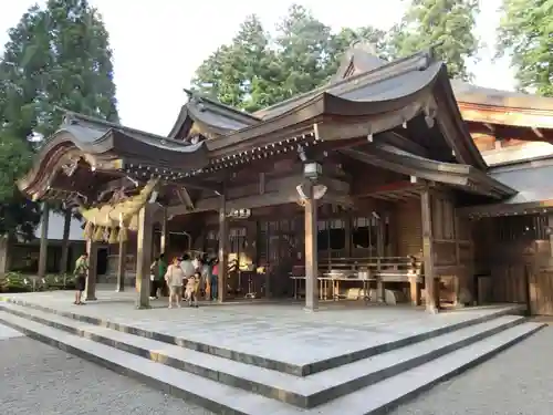 白山比咩神社の本殿