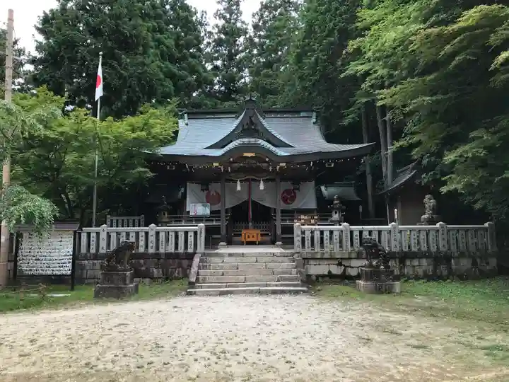 湯泉神社の本殿・本堂