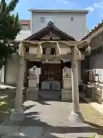 彌栄神社(御旅所)の{uncategorized: "未分類", other: "その他", undefined: "問題あり", building: "その他建物", grave: "お墓", sacred_gate: "鳥居", guardian: "狛犬", statue: "像", buddha: "仏像", history: "歴史", nature: "自然", garden: "庭園", animal: "動物", pagoda: "塔", temizu: "手水舎", mountain_gate: "山門・神門", sanctuary: "本殿・本堂", subordinate: "末社・摂社", art: "芸術", scenery: "景色", jizo: "地蔵", ema: "絵馬", goshuin: "御朱印", omikuji: "おみくじ", items: "授与品その他", amulet: "お守り", goshuincho: "御朱印帳", eats: "食事", festival: "お祭り", votive_dance: "神楽", shichigosan: "七五三参", wedding: "結婚式", experience: "体験その他", initially: "初詣", around: "周辺", anti_infection: "感染症対策"}