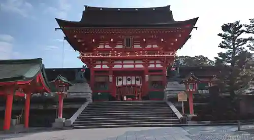 伏見稲荷大社の山門・神門