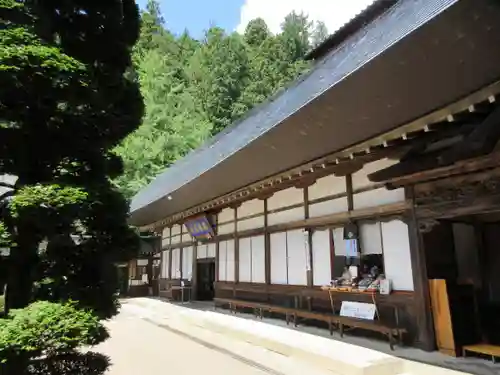 安楽寺の本殿