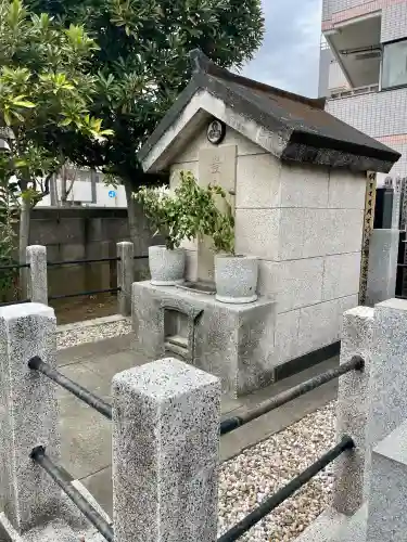 寳蓮寺の{uncategorized: "未分類", other: "その他", undefined: "問題あり", building: "その他建物", grave: "お墓", sacred_gate: "鳥居", guardian: "狛犬", statue: "像", buddha: "仏像", history: "歴史", nature: "自然", garden: "庭園", animal: "動物", pagoda: "塔", temizu: "手水舎", mountain_gate: "山門・神門", sanctuary: "本殿・本堂", subordinate: "末社・摂社", art: "芸術", scenery: "景色", jizo: "地蔵", ema: "絵馬", goshuin: "御朱印", omikuji: "おみくじ", items: "授与品その他", amulet: "お守り", goshuincho: "御朱印帳", eats: "食事", festival: "お祭り", votive_dance: "神楽", shichigosan: "七五三参", wedding: "結婚式", experience: "体験その他", initially: "初詣", around: "周辺", anti_infection: "感染症対策"}