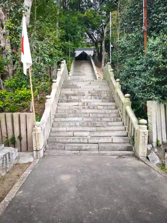 金刀比羅神社の{uncategorized: "未分類", other: "その他", undefined: "問題あり", building: "その他建物", grave: "お墓", sacred_gate: "鳥居", guardian: "狛犬", statue: "像", buddha: "仏像", history: "歴史", nature: "自然", garden: "庭園", animal: "動物", pagoda: "塔", temizu: "手水舎", mountain_gate: "山門・神門", sanctuary: "本殿・本堂", subordinate: "末社・摂社", art: "芸術", scenery: "景色", jizo: "地蔵", ema: "絵馬", goshuin: "御朱印", omikuji: "おみくじ", items: "授与品その他", amulet: "お守り", goshuincho: "御朱印帳", eats: "食事", festival: "お祭り", votive_dance: "神楽", shichigosan: "七五三参", wedding: "結婚式", experience: "体験その他", initially: "初詣", around: "周辺", anti_infection: "感染症対策"}