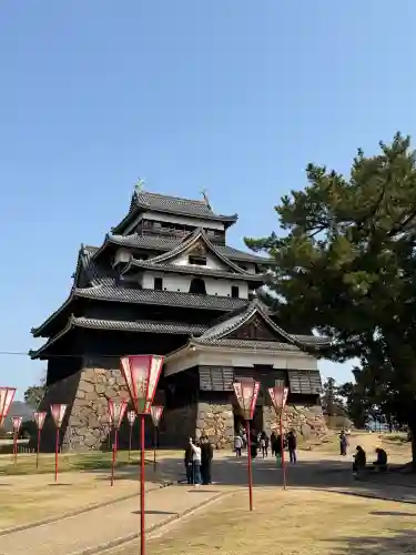 松江神社の{uncategorized: "未分類", other: "その他", undefined: "問題あり", building: "その他建物", grave: "お墓", sacred_gate: "鳥居", guardian: "狛犬", statue: "像", buddha: "仏像", history: "歴史", nature: "自然", garden: "庭園", animal: "動物", pagoda: "塔", temizu: "手水舎", mountain_gate: "山門・神門", sanctuary: "本殿・本堂", subordinate: "末社・摂社", art: "芸術", scenery: "景色", jizo: "地蔵", ema: "絵馬", goshuin: "御朱印", omikuji: "おみくじ", items: "授与品その他", amulet: "お守り", goshuincho: "御朱印帳", eats: "食事", festival: "お祭り", votive_dance: "神楽", shichigosan: "七五三参", wedding: "結婚式", experience: "体験その他", initially: "初詣", around: "周辺", anti_infection: "感染症対策"}