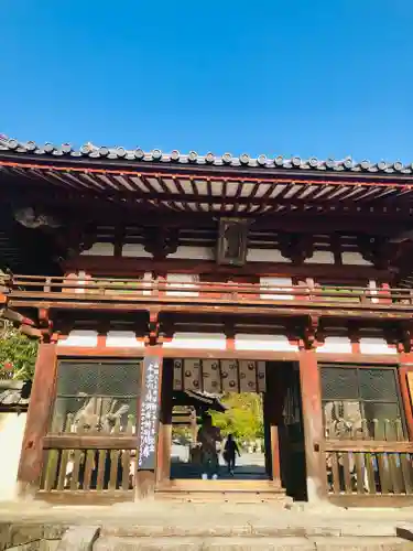 岡寺（龍蓋寺）の山門・神門