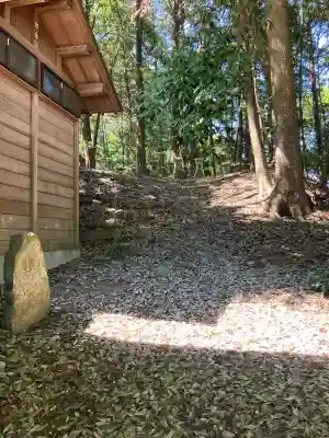谷地賀星宮神社の{uncategorized: "未分類", other: "その他", undefined: "問題あり", building: "その他建物", grave: "お墓", sacred_gate: "鳥居", guardian: "狛犬", statue: "像", buddha: "仏像", history: "歴史", nature: "自然", garden: "庭園", animal: "動物", pagoda: "塔", temizu: "手水舎", mountain_gate: "山門・神門", sanctuary: "本殿・本堂", subordinate: "末社・摂社", art: "芸術", scenery: "景色", jizo: "地蔵", ema: "絵馬", goshuin: "御朱印", omikuji: "おみくじ", items: "授与品その他", amulet: "お守り", goshuincho: "御朱印帳", eats: "食事", festival: "お祭り", votive_dance: "神楽", shichigosan: "七五三参", wedding: "結婚式", experience: "体験その他", initially: "初詣", around: "周辺", anti_infection: "感染症対策"}