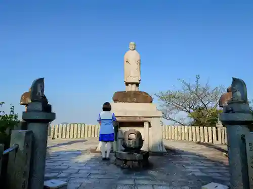 犬山寂光院の像