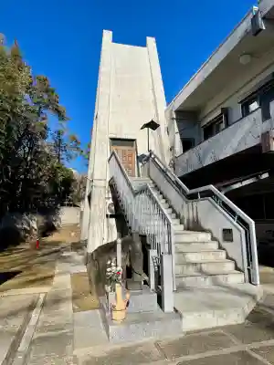 真乗院の{uncategorized: "未分類", other: "その他", undefined: "問題あり", building: "その他建物", grave: "お墓", sacred_gate: "鳥居", guardian: "狛犬", statue: "像", buddha: "仏像", history: "歴史", nature: "自然", garden: "庭園", animal: "動物", pagoda: "塔", temizu: "手水舎", mountain_gate: "山門・神門", sanctuary: "本殿・本堂", subordinate: "末社・摂社", art: "芸術", scenery: "景色", jizo: "地蔵", ema: "絵馬", goshuin: "御朱印", omikuji: "おみくじ", items: "授与品その他", amulet: "お守り", goshuincho: "御朱印帳", eats: "食事", festival: "お祭り", votive_dance: "神楽", shichigosan: "七五三参", wedding: "結婚式", experience: "体験その他", initially: "初詣", around: "周辺", anti_infection: "感染症対策"}