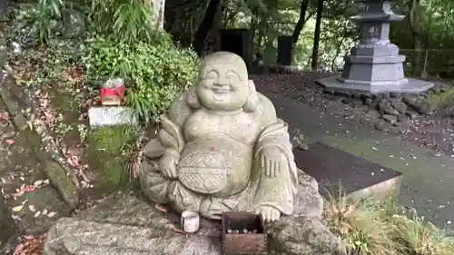 西明寺の像