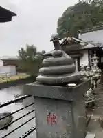 白蛇辨財天の像