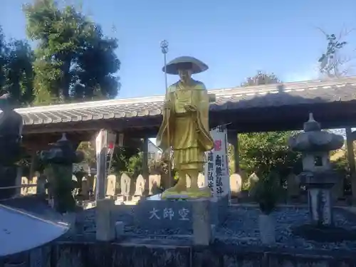 乙津寺　（鏡島弘法）の像