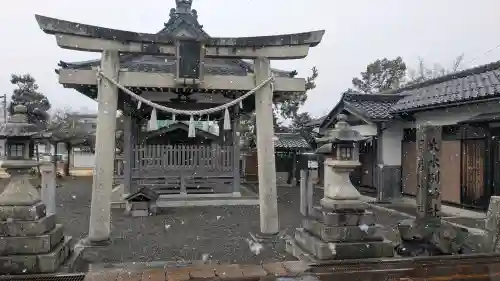 日枝神社大水別神社の{uncategorized: "未分類", other: "その他", undefined: "問題あり", building: "その他建物", grave: "お墓", sacred_gate: "鳥居", guardian: "狛犬", statue: "像", buddha: "仏像", history: "歴史", nature: "自然", garden: "庭園", animal: "動物", pagoda: "塔", temizu: "手水舎", mountain_gate: "山門・神門", sanctuary: "本殿・本堂", subordinate: "末社・摂社", art: "芸術", scenery: "景色", jizo: "地蔵", ema: "絵馬", goshuin: "御朱印", omikuji: "おみくじ", items: "授与品その他", amulet: "お守り", goshuincho: "御朱印帳", eats: "食事", festival: "お祭り", votive_dance: "神楽", shichigosan: "七五三参", wedding: "結婚式", experience: "体験その他", initially: "初詣", around: "周辺", anti_infection: "感染症対策"}
