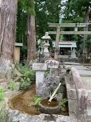 鳴谷神社の手水舎