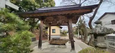 館腰神社の手水舎