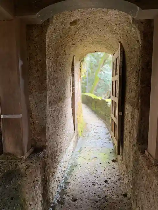 那谷寺の{uncategorized: "未分類", other: "その他", undefined: "問題あり", building: "その他建物", grave: "お墓", sacred_gate: "鳥居", guardian: "狛犬", statue: "像", buddha: "仏像", history: "歴史", nature: "自然", garden: "庭園", animal: "動物", pagoda: "塔", temizu: "手水舎", mountain_gate: "山門・神門", sanctuary: "本殿・本堂", subordinate: "末社・摂社", art: "芸術", scenery: "景色", jizo: "地蔵", ema: "絵馬", goshuin: "御朱印", omikuji: "おみくじ", items: "授与品その他", amulet: "お守り", goshuincho: "御朱印帳", eats: "食事", festival: "お祭り", votive_dance: "神楽", shichigosan: "七五三参", wedding: "結婚式", experience: "体験その他", initially: "初詣", around: "周辺", anti_infection: "感染症対策"}