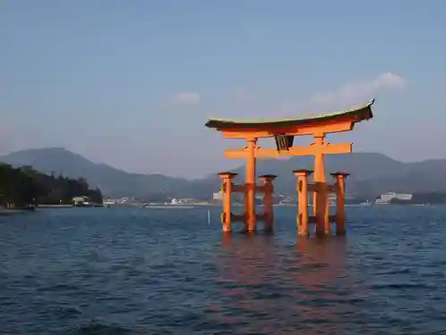 厳島神社の鳥居