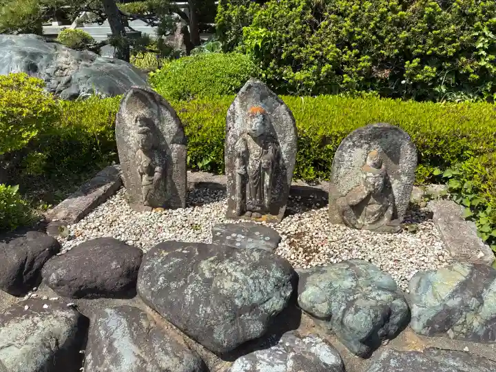 極楽寺の{uncategorized: "未分類", other: "その他", undefined: "問題あり", building: "その他建物", grave: "お墓", sacred_gate: "鳥居", guardian: "狛犬", statue: "像", buddha: "仏像", history: "歴史", nature: "自然", garden: "庭園", animal: "動物", pagoda: "塔", temizu: "手水舎", mountain_gate: "山門・神門", sanctuary: "本殿・本堂", subordinate: "末社・摂社", art: "芸術", scenery: "景色", jizo: "地蔵", ema: "絵馬", goshuin: "御朱印", omikuji: "おみくじ", items: "授与品その他", amulet: "お守り", goshuincho: "御朱印帳", eats: "食事", festival: "お祭り", votive_dance: "神楽", shichigosan: "七五三参", wedding: "結婚式", experience: "体験その他", initially: "初詣", around: "周辺", anti_infection: "感染症対策"}