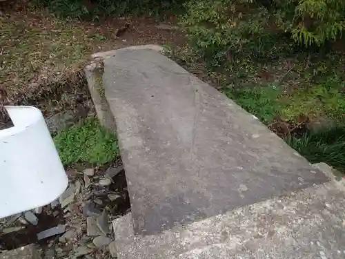 雷神社の建物その他