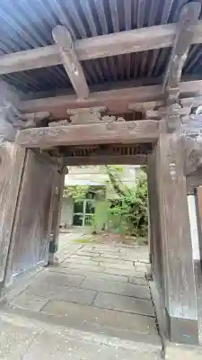 西楽寺の{uncategorized: "未分類", other: "その他", undefined: "問題あり", building: "その他建物", grave: "お墓", sacred_gate: "鳥居", guardian: "狛犬", statue: "像", buddha: "仏像", history: "歴史", nature: "自然", garden: "庭園", animal: "動物", pagoda: "塔", temizu: "手水舎", mountain_gate: "山門・神門", sanctuary: "本殿・本堂", subordinate: "末社・摂社", art: "芸術", scenery: "景色", jizo: "地蔵", ema: "絵馬", goshuin: "御朱印", omikuji: "おみくじ", items: "授与品その他", amulet: "お守り", goshuincho: "御朱印帳", eats: "食事", festival: "お祭り", votive_dance: "神楽", shichigosan: "七五三参", wedding: "結婚式", experience: "体験その他", initially: "初詣", around: "周辺", anti_infection: "感染症対策"}