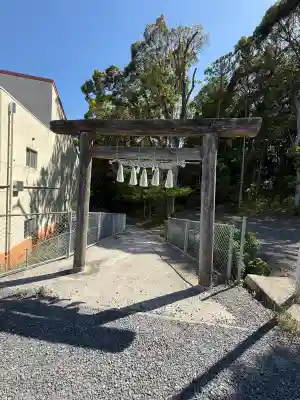 宇賀多神社の{uncategorized: "未分類", other: "その他", undefined: "問題あり", building: "その他建物", grave: "お墓", sacred_gate: "鳥居", guardian: "狛犬", statue: "像", buddha: "仏像", history: "歴史", nature: "自然", garden: "庭園", animal: "動物", pagoda: "塔", temizu: "手水舎", mountain_gate: "山門・神門", sanctuary: "本殿・本堂", subordinate: "末社・摂社", art: "芸術", scenery: "景色", jizo: "地蔵", ema: "絵馬", goshuin: "御朱印", omikuji: "おみくじ", items: "授与品その他", amulet: "お守り", goshuincho: "御朱印帳", eats: "食事", festival: "お祭り", votive_dance: "神楽", shichigosan: "七五三参", wedding: "結婚式", experience: "体験その他", initially: "初詣", around: "周辺", anti_infection: "感染症対策"}