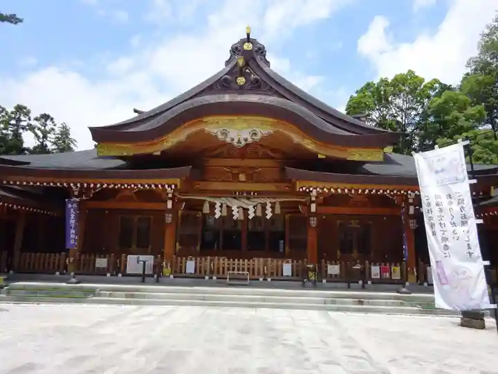 亀ケ池八幡宮の本殿・本堂