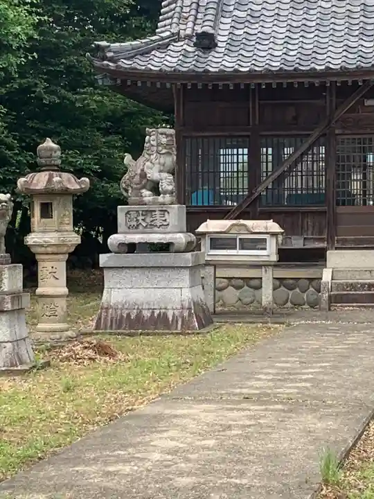 春日神社(大和田)の狛犬