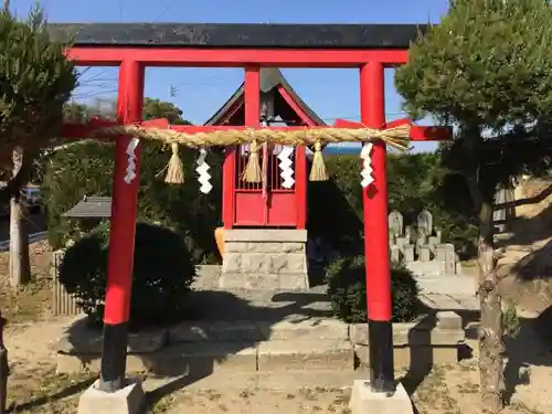 尾崎稲荷大明神の末社・摂社
