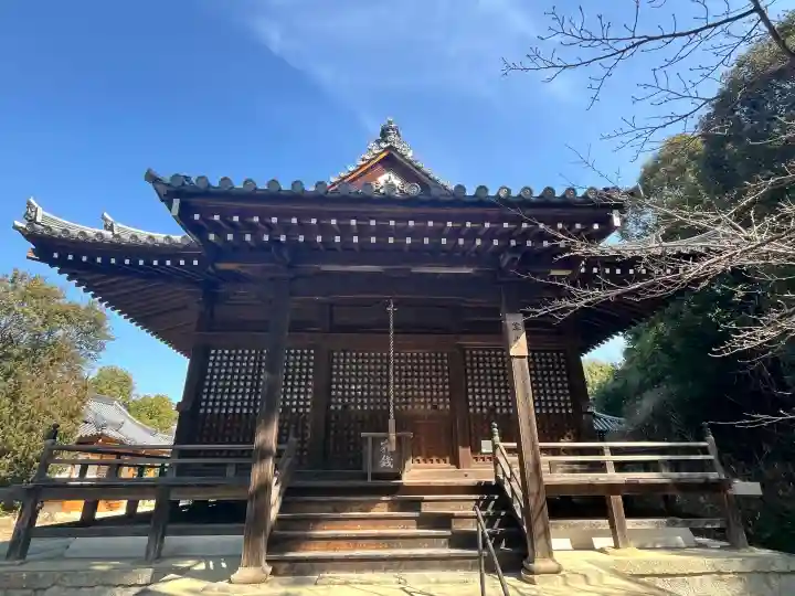 高倉寺の{uncategorized: "未分類", other: "その他", undefined: "問題あり", building: "その他建物", grave: "お墓", sacred_gate: "鳥居", guardian: "狛犬", statue: "像", buddha: "仏像", history: "歴史", nature: "自然", garden: "庭園", animal: "動物", pagoda: "塔", temizu: "手水舎", mountain_gate: "山門・神門", sanctuary: "本殿・本堂", subordinate: "末社・摂社", art: "芸術", scenery: "景色", jizo: "地蔵", ema: "絵馬", goshuin: "御朱印", omikuji: "おみくじ", items: "授与品その他", amulet: "お守り", goshuincho: "御朱印帳", eats: "食事", festival: "お祭り", votive_dance: "神楽", shichigosan: "七五三参", wedding: "結婚式", experience: "体験その他", initially: "初詣", around: "周辺", anti_infection: "感染症対策"}