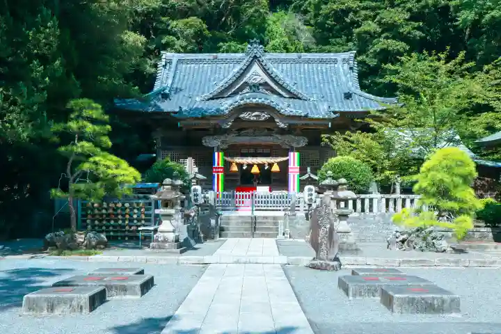 伊古奈比咩命神社の{uncategorized: "未分類", other: "その他", undefined: "問題あり", building: "その他建物", grave: "お墓", sacred_gate: "鳥居", guardian: "狛犬", statue: "像", buddha: "仏像", history: "歴史", nature: "自然", garden: "庭園", animal: "動物", pagoda: "塔", temizu: "手水舎", mountain_gate: "山門・神門", sanctuary: "本殿・本堂", subordinate: "末社・摂社", art: "芸術", scenery: "景色", jizo: "地蔵", ema: "絵馬", goshuin: "御朱印", omikuji: "おみくじ", items: "授与品その他", amulet: "お守り", goshuincho: "御朱印帳", eats: "食事", festival: "お祭り", votive_dance: "神楽", shichigosan: "七五三参", wedding: "結婚式", experience: "体験その他", initially: "初詣", around: "周辺", anti_infection: "感染症対策"}